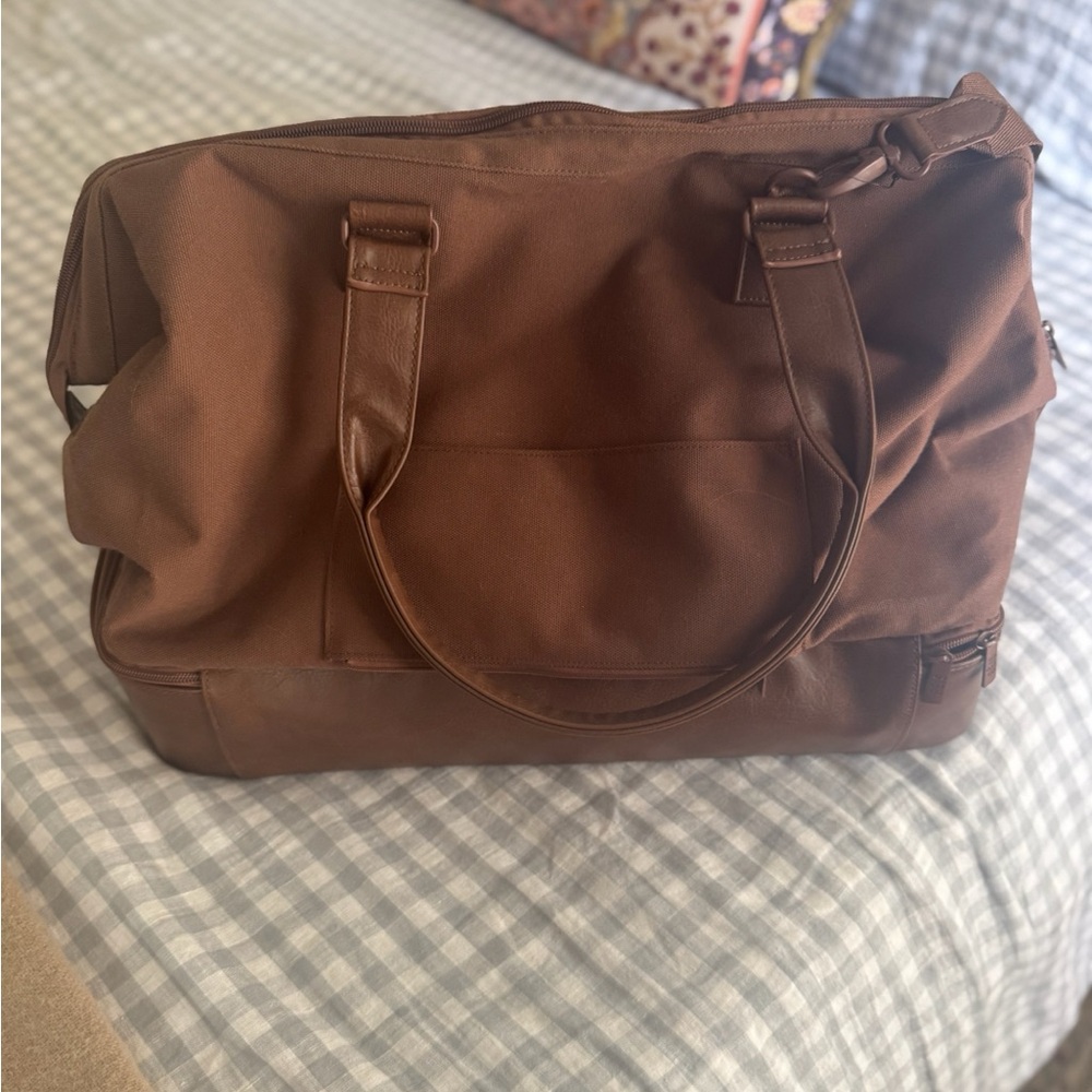 Beis Weekender in Maple